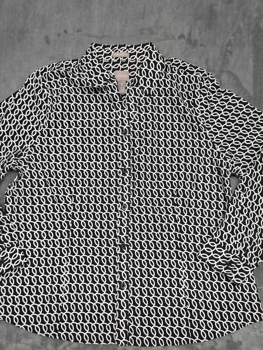 Chico's Size 2 L Black White Chain Print Button Down Shirt Geometric